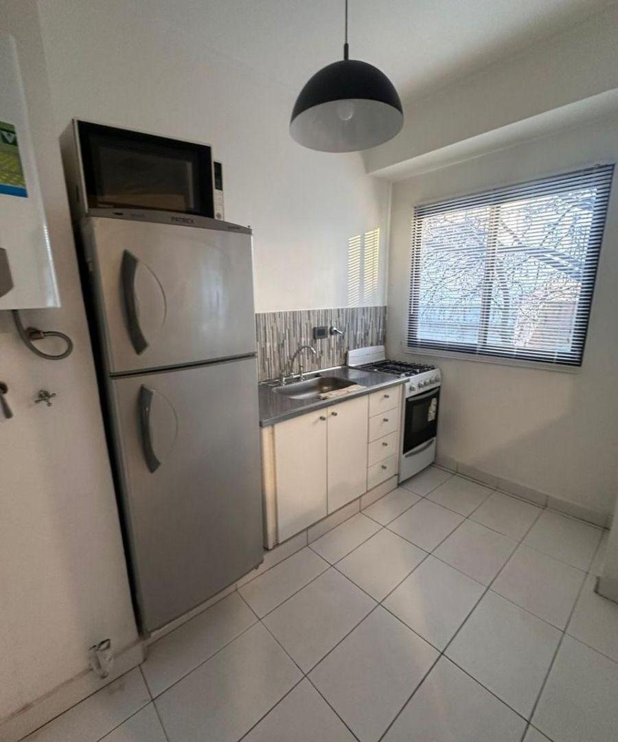 Foto de Departamento de 55 m² con 2 dormitorios y cochera en venta en La Plata, imagen 4