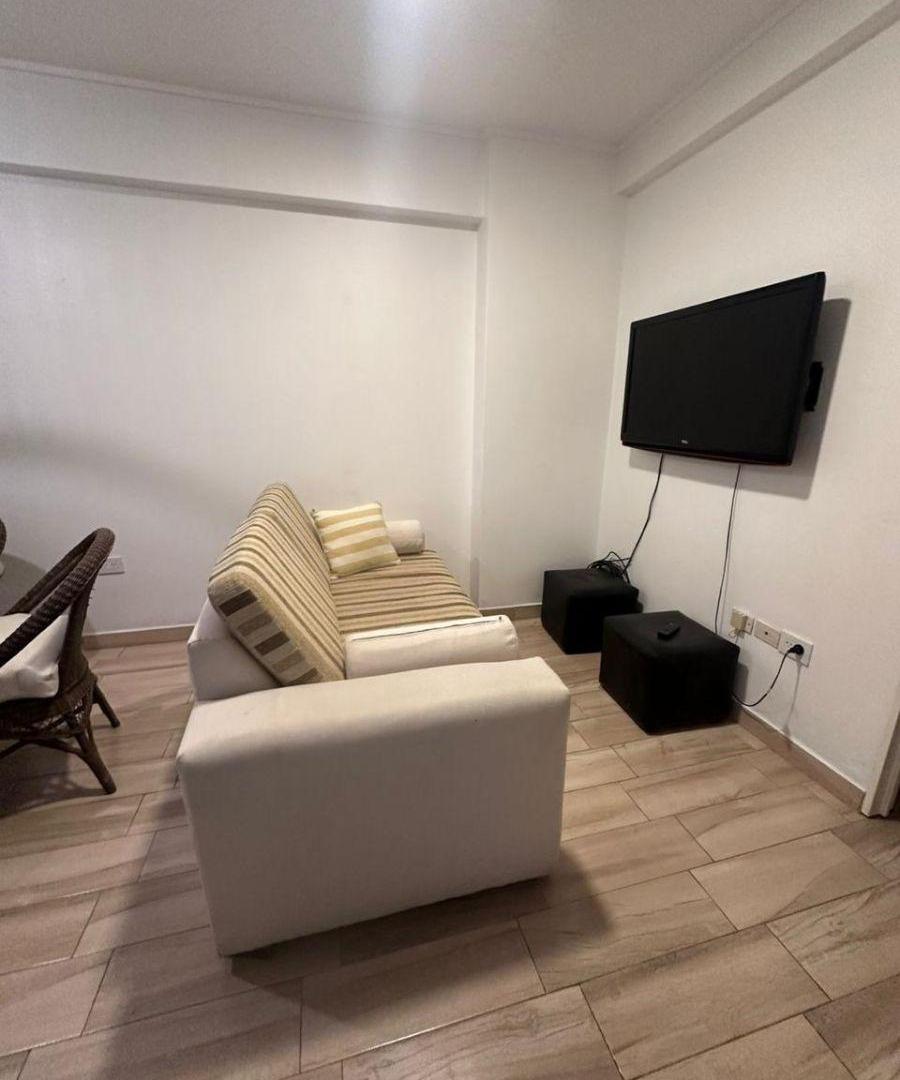 Foto de Departamento de 55 m² con 2 dormitorios y cochera en venta en La Plata, imagen 1