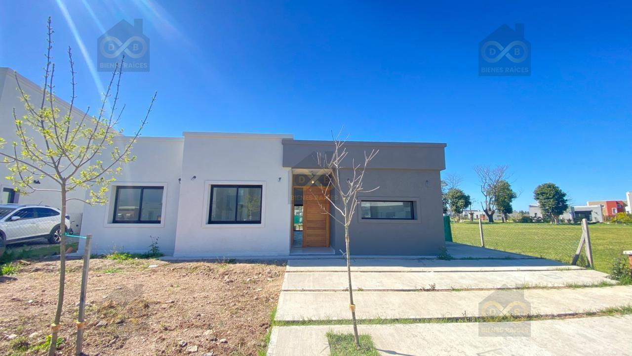 Casa en Venta en Santa Lucia, Pilar del Este, Pilar