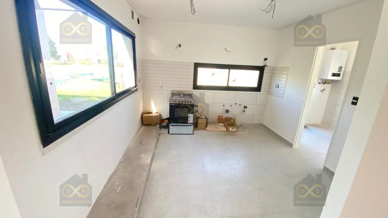 Casa  en Venta en Santa Lucia, Pilar del Este, Pilar 3