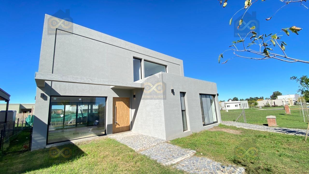 Casa en Venta en Santa Lucia, Pilar del Este, Pilar
