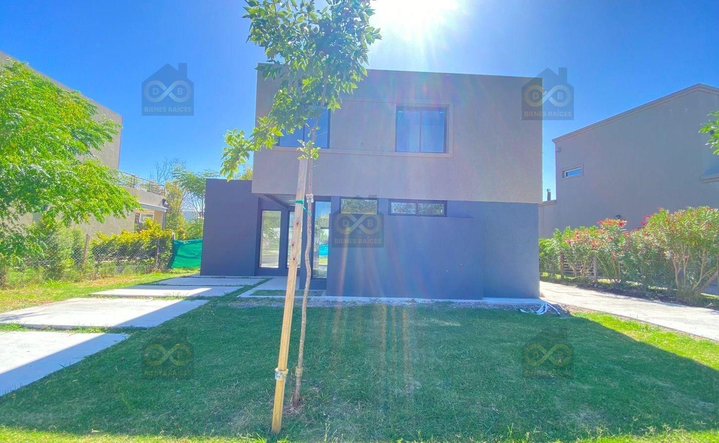 Casa en Venta en Santa Lucia, Pilar del Este, Pilar