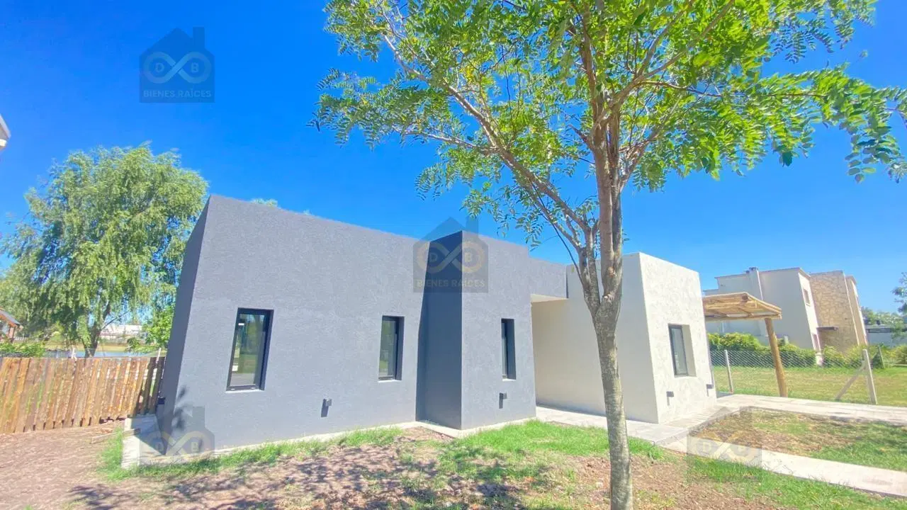 Casa en Venta en Santa Emilia, Pilar del Este, Pilar 2