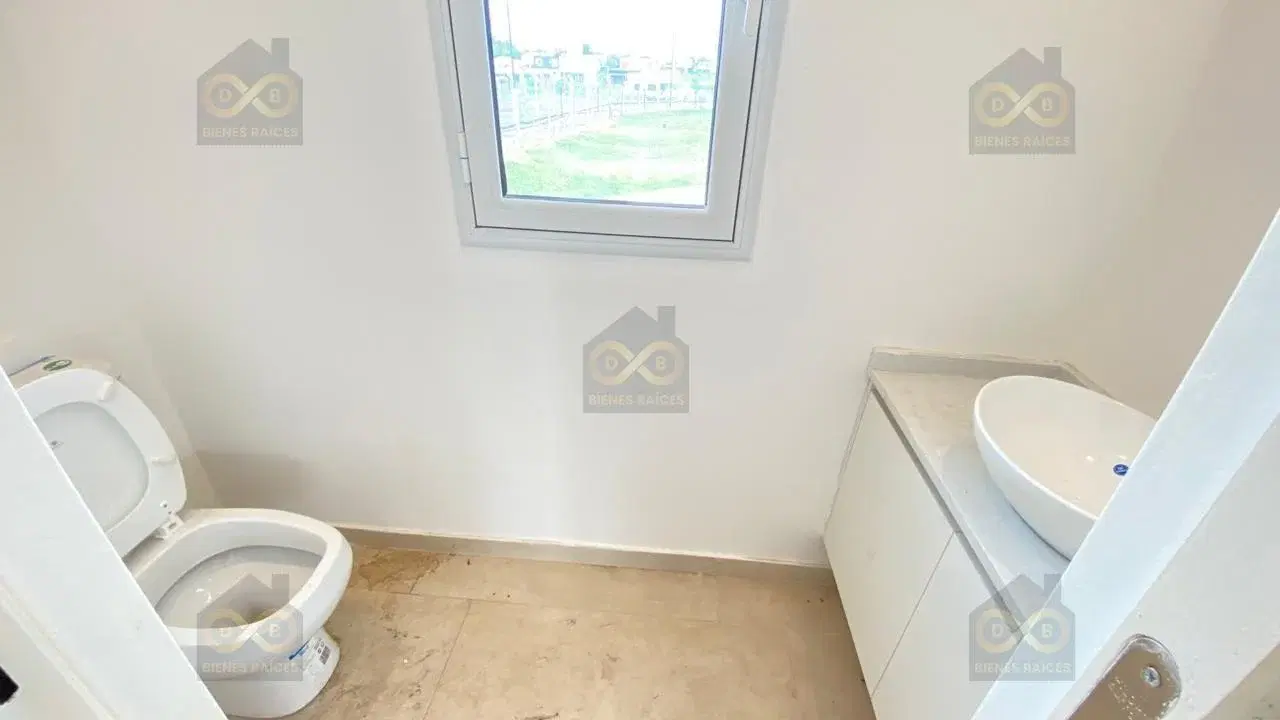 Casa  en Venta en Santa Lucia, Pilar del Este, Pilar 4