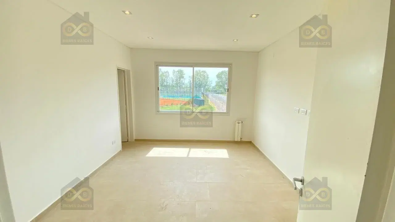 Casa  en Venta en Santa Lucia, Pilar del Este, Pilar 5
