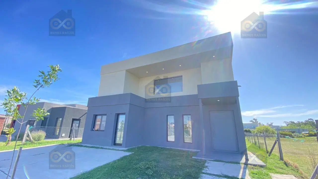 Casa  en Venta en Santa Lucia, Pilar del Este, Pilar 5