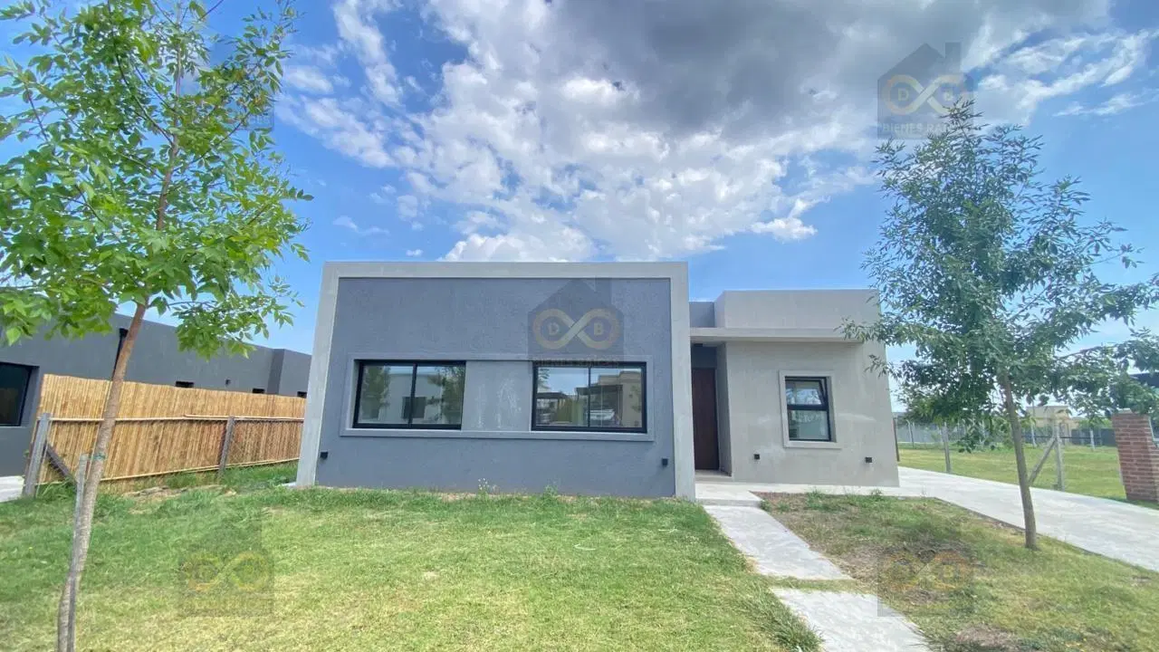 Casa en Venta en Santa Lucia, Pilar del Este, Pilar 1