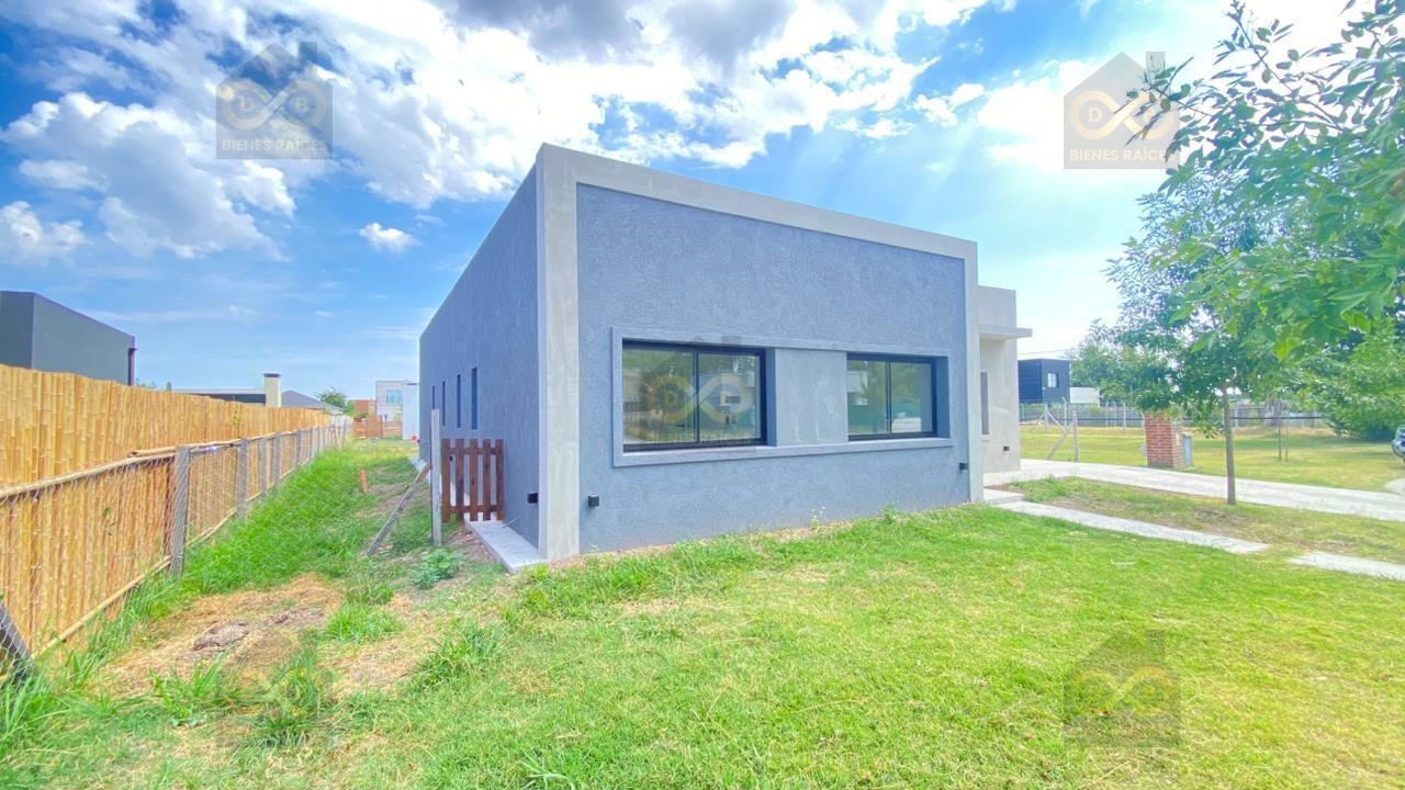 Casa en Venta en Santa Lucia, Pilar del Este, Pilar