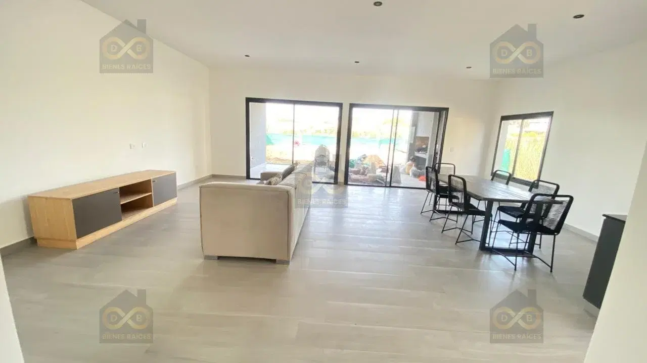 Casa  en Venta en Santa Elena, Pilar del Este, Pilar 2