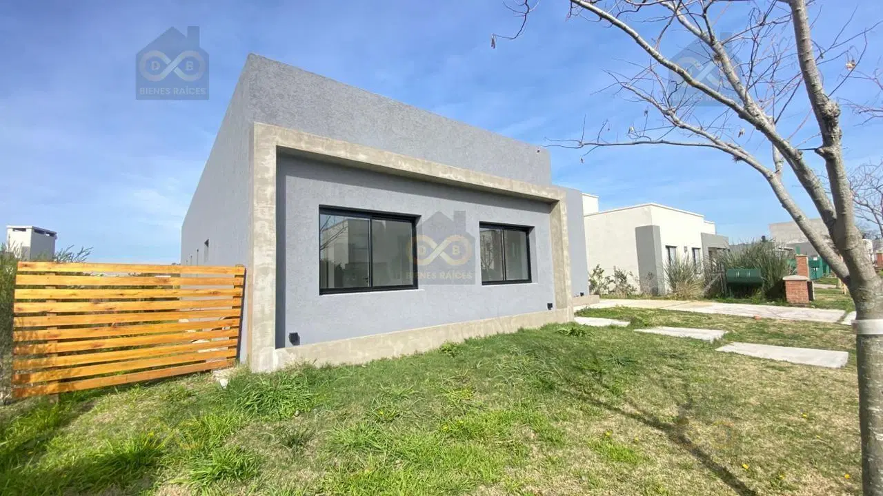 Casa  en Venta en Santa Elena, Pilar del Este, Pilar 3