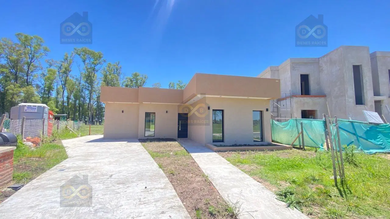 Casa  en Venta en Santa Sofía, Pilar del Este, Pilar 2