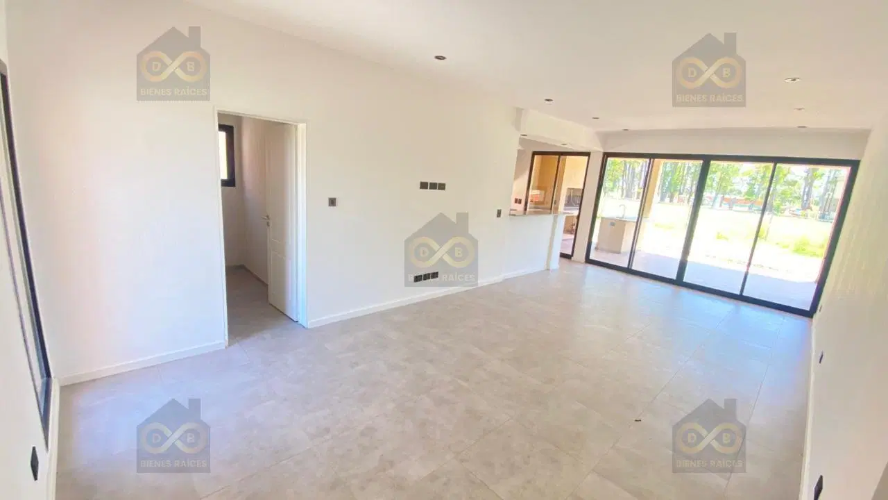 Casa  en Venta en Santa Sofía, Pilar del Este, Pilar 4