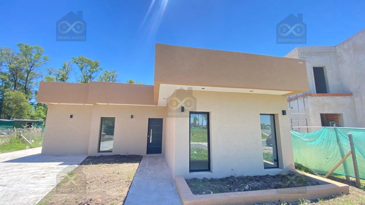 Casa  en Venta en Santa Sofía, Pilar del Este, Pilar 5
