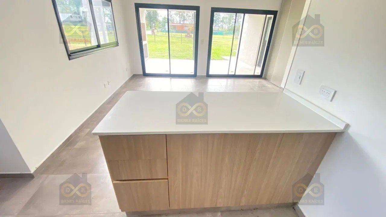 Casa  en Venta en Santa Sofía, Pilar del Este, Pilar 5