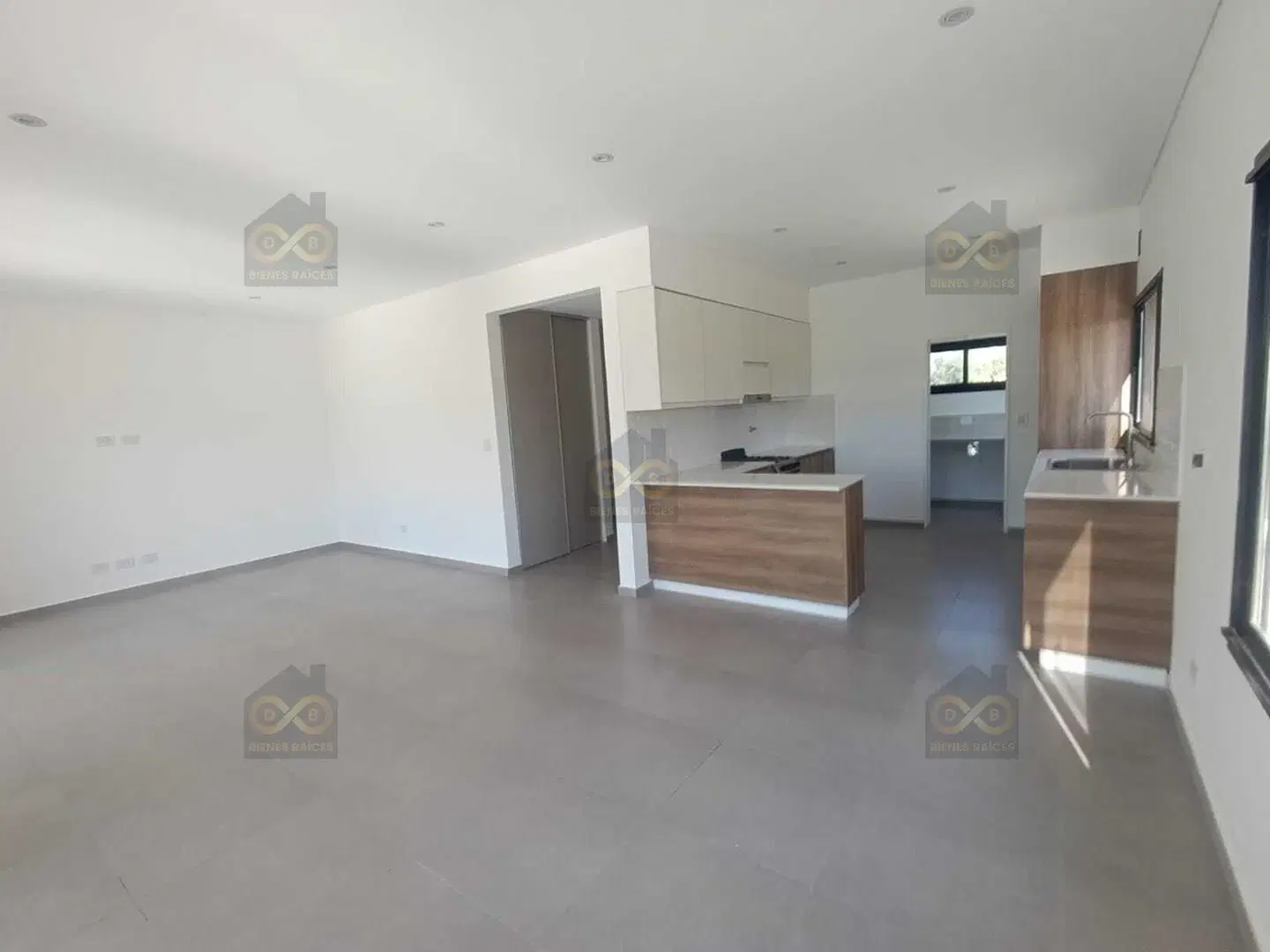 Casa  en Venta en Santa Sofía, Pilar del Este, Pilar 2