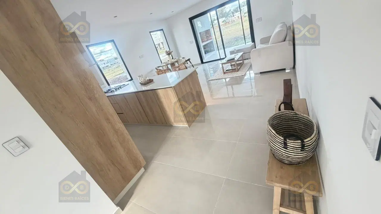 Casa  en Venta en Santa Elisa, Pilar del Este, Pilar 5