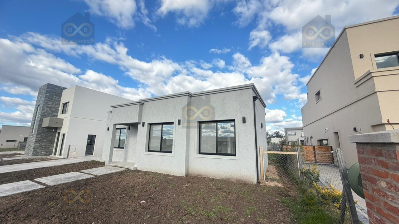 Casa en Venta en Santa Elisa, Pilar del Este, Pilar