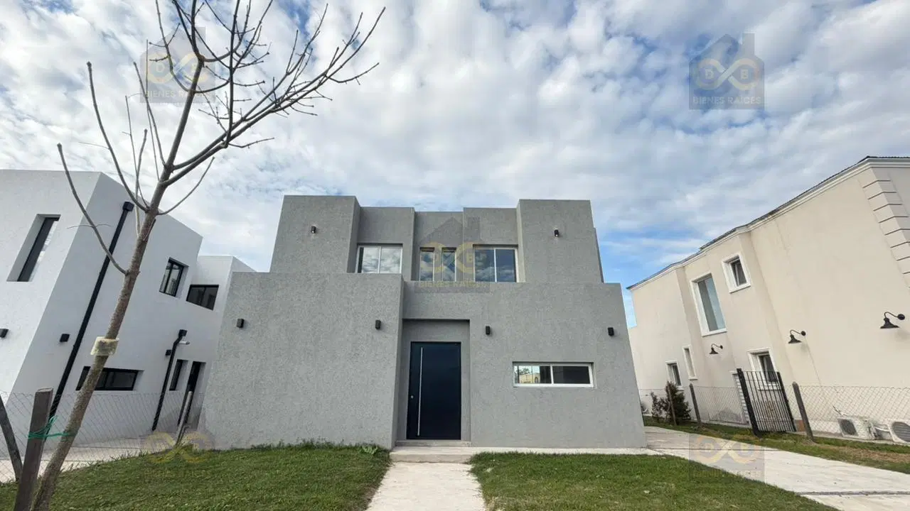Casa  en Venta en Santa Lucia, Pilar del Este, Pilar 2