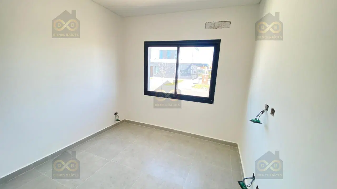 Casa  en Venta en Santa Lucia, Pilar del Este, Pilar 4