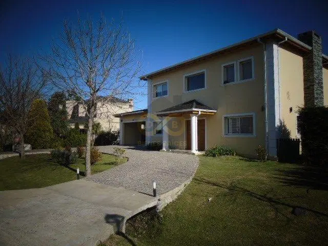 Casa de gran calidad y diseño en Venta ubicado en Los Jazmines, Pilar del Este, G.B.A. Zona Norte 1