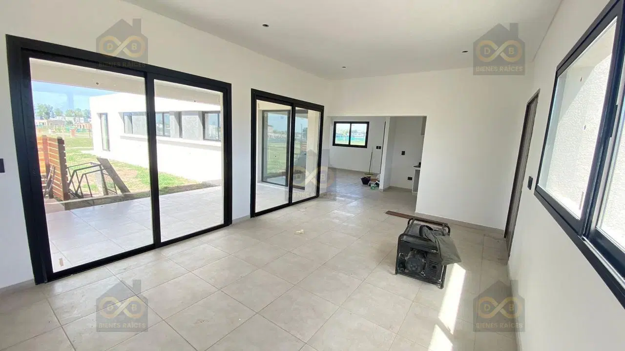 Casa  en Venta en Santa Elisa, Pilar del Este, Pilar 4
