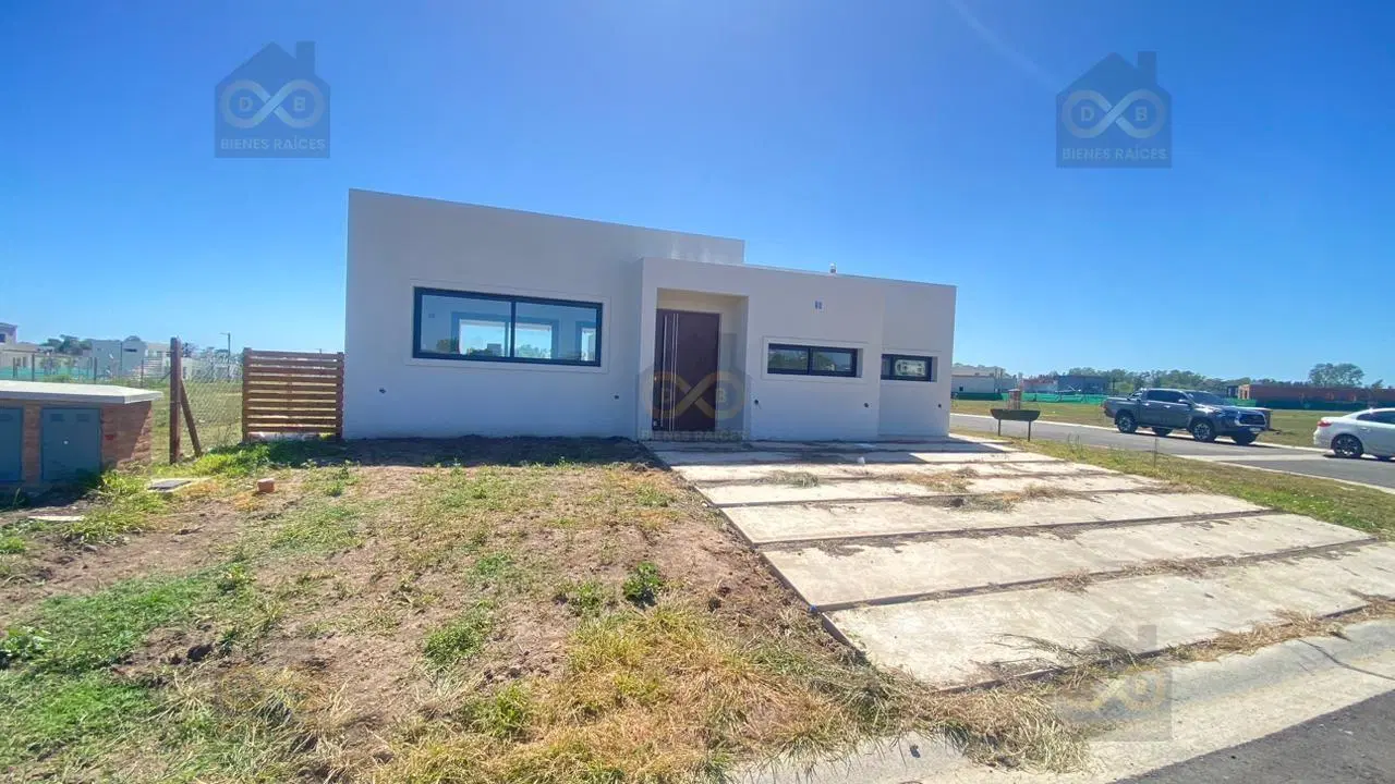 Casa  en Venta en Santa Elisa, Pilar del Este, Pilar 2