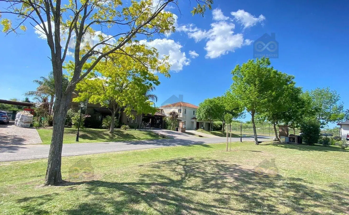 ESPECTACULAR TERRENO/LOTE EN BARRIO LOS JAZMINES!!! ESCRITURACION INMEDIATA PERMUTA POR DEPARTAMENTO 2