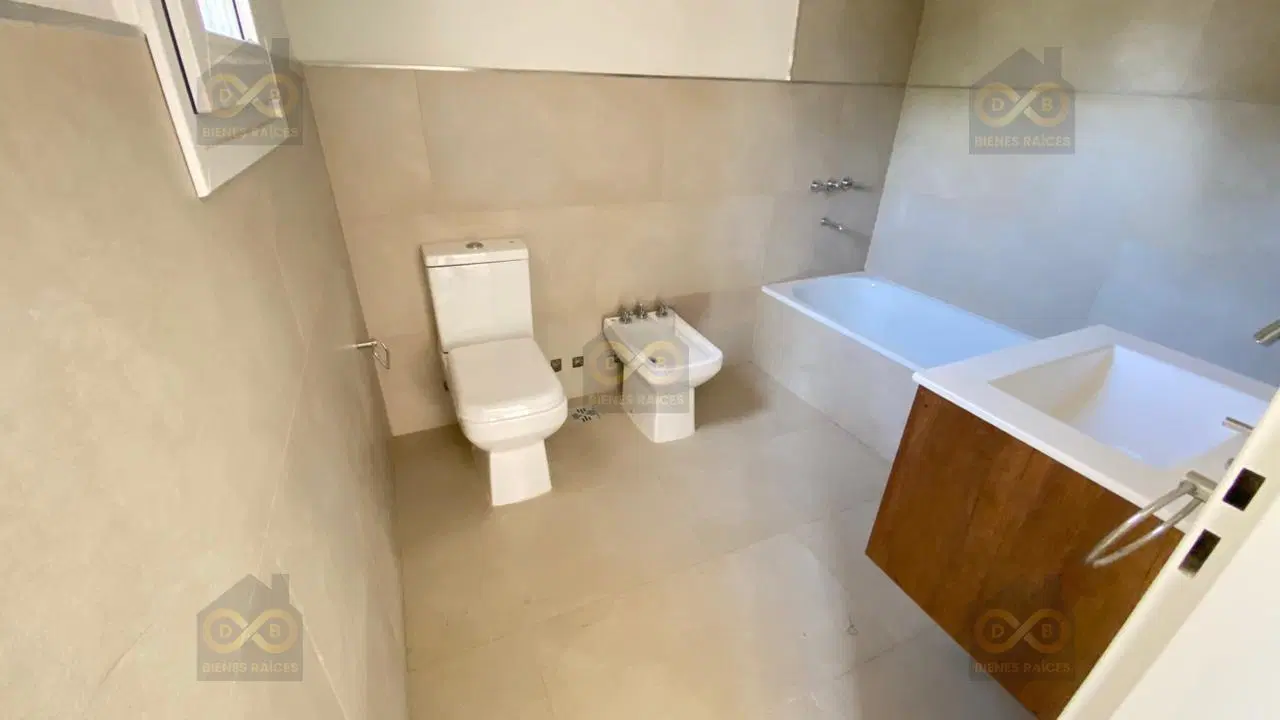 Casa  en Venta en Casuarinas del Pilar, Pilar, G.B.A. Zona Norte 8