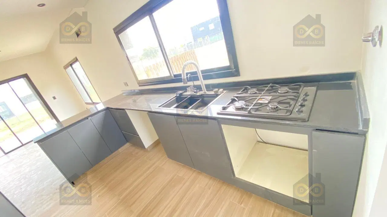 Casa  en Venta en Santa Lucia, Pilar del Este, Pilar 3