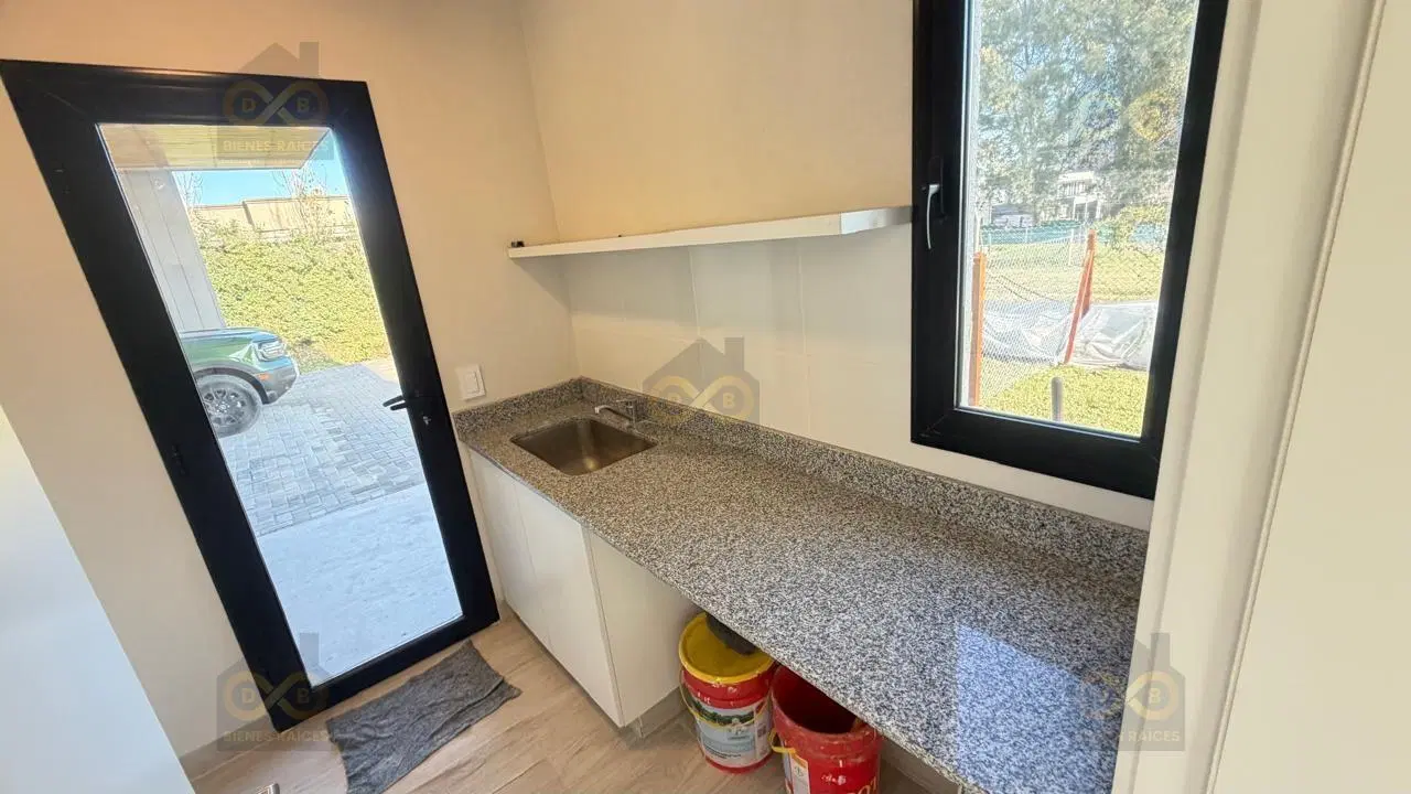 Casa  en Alquiler en Santa Guadalupe, Pilar del Este, Pilar 8