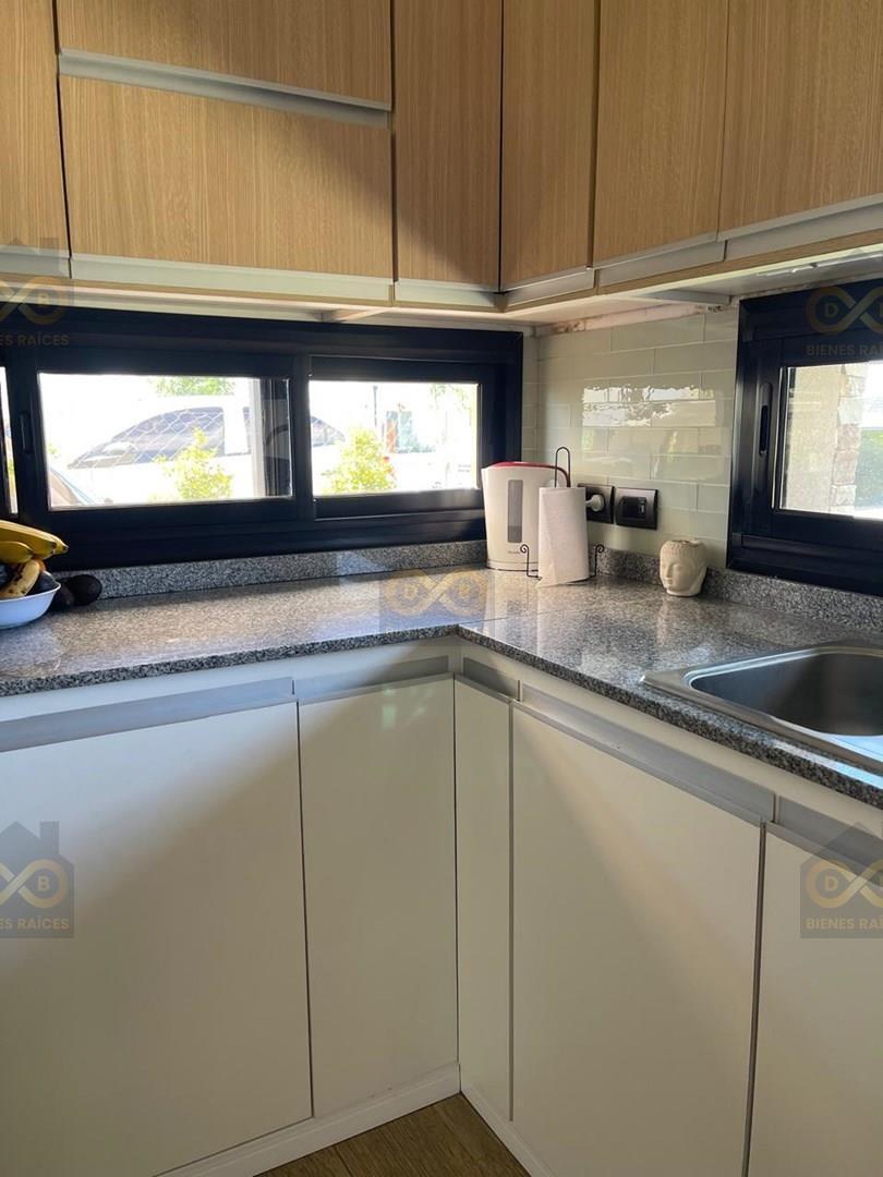 Foto de Casa en Venta en Santa Lucia, Pilar del Este, Pilar, imagen 2