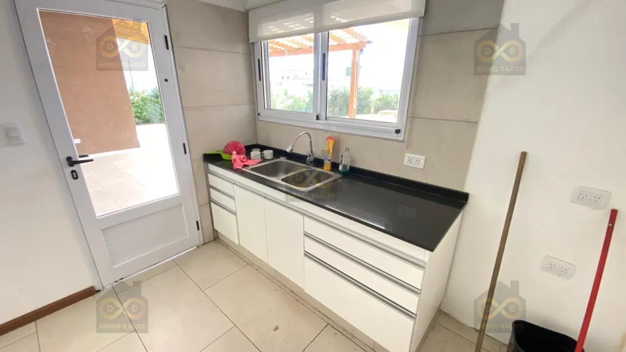 Casa  en Venta en Santa Elena, Pilar del Este, Pilar 3