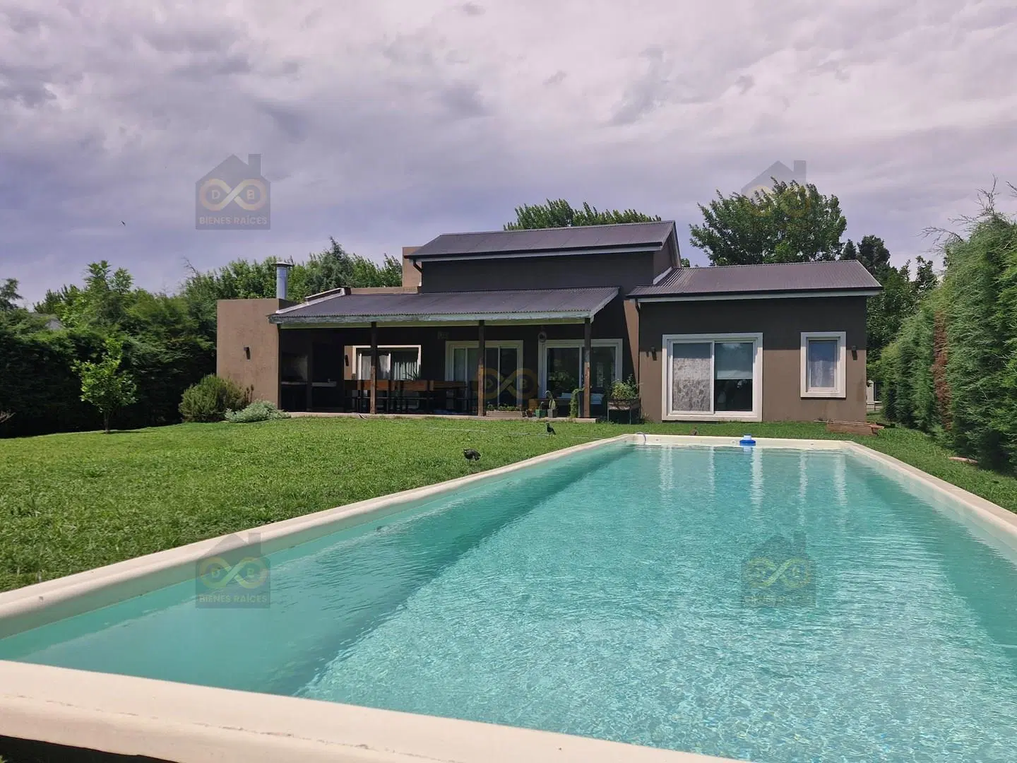 Casa  en Venta en Los Jazmines, Pilar del Este, Pilar 4