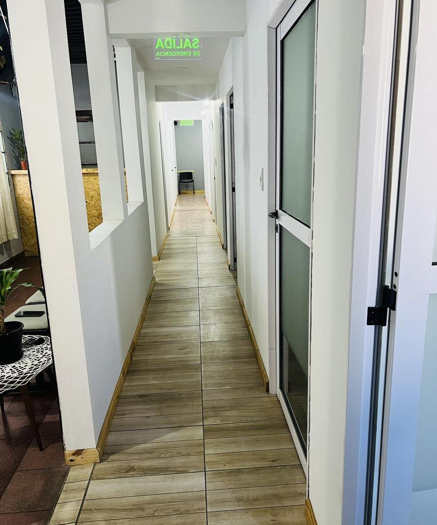 Consultorios / Locales en Alquiler - Frente al Parque Saavedra