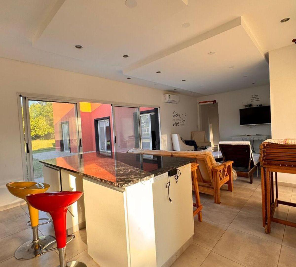 Foto de Casa tres dormitorios Barrio Malvinas Brandsen la plata, imagen 4