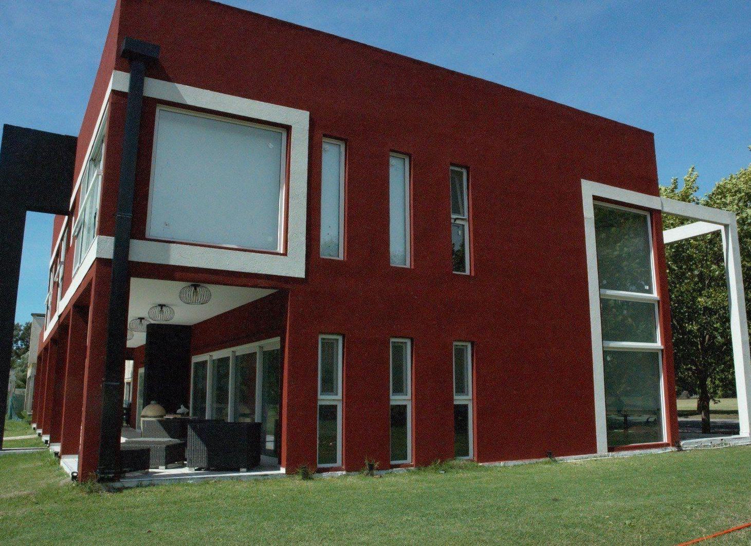 Casa de cuatrodormitorios hara del sur 1- Coronel Brandsen