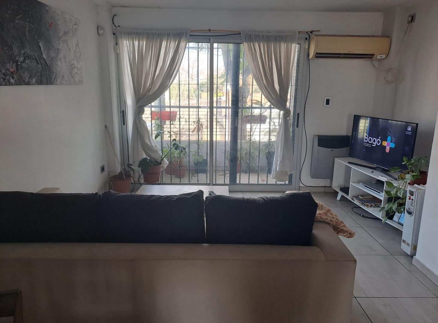 Dúplex en venta en Los Hornos, La Plata.