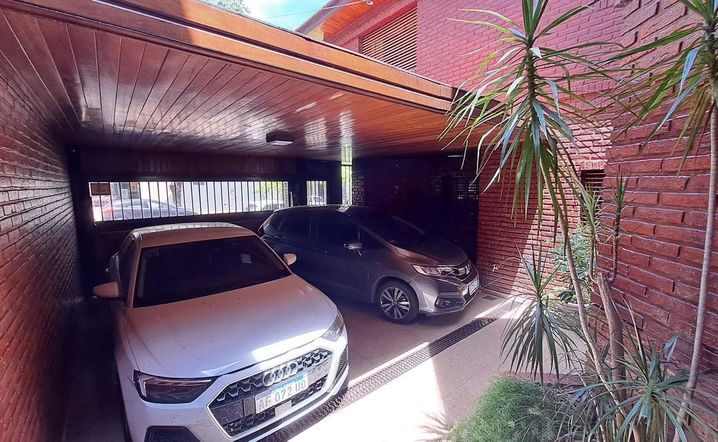 Casa en Venta de 3 dormitorios parque y quincho en la plata 2