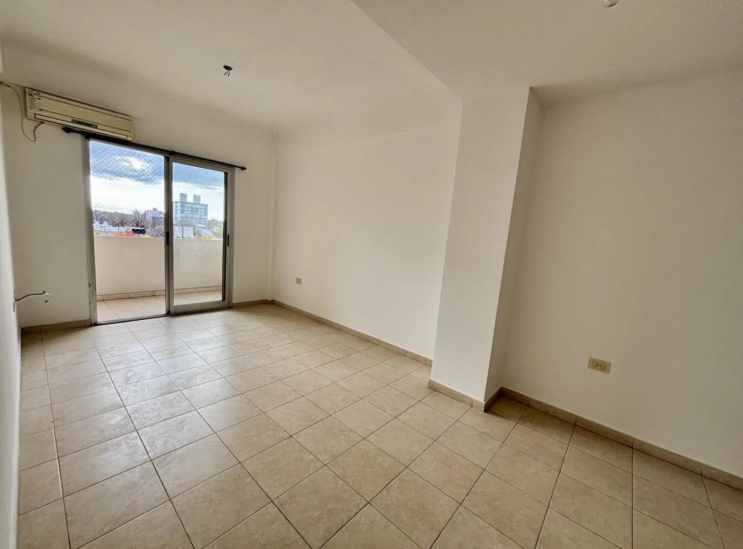 Departamento en alquiler un dormitorio con cochera 1