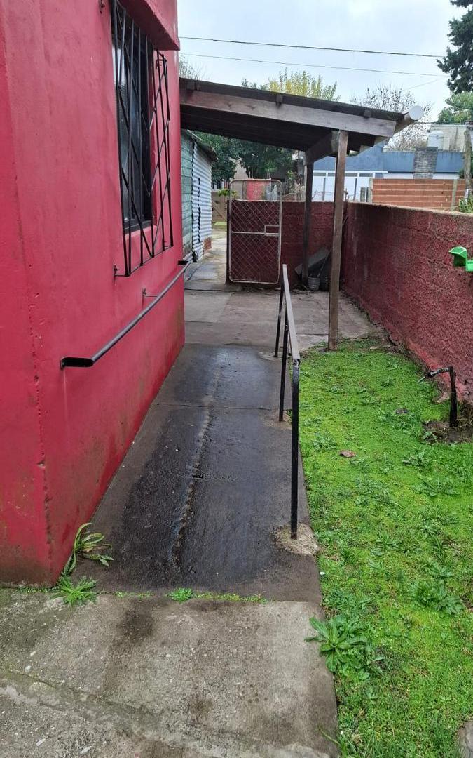 Terreno con casa en City Bell