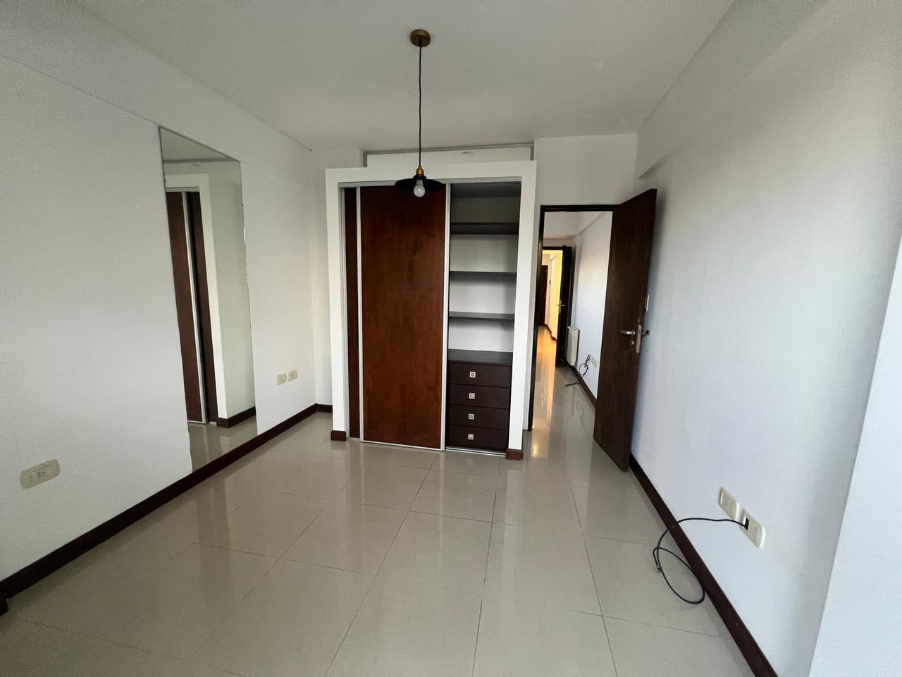 Foto de Departamento de 1 dormitorio en Alquiler en Calle 9 e/ 32 y 33 la plata, imagen 2