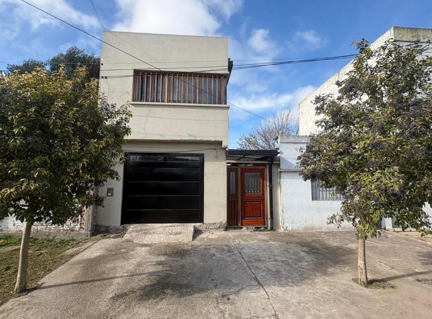 Foto de Casa en venta en Los Hornos - 3 ambientes, imagen 1
