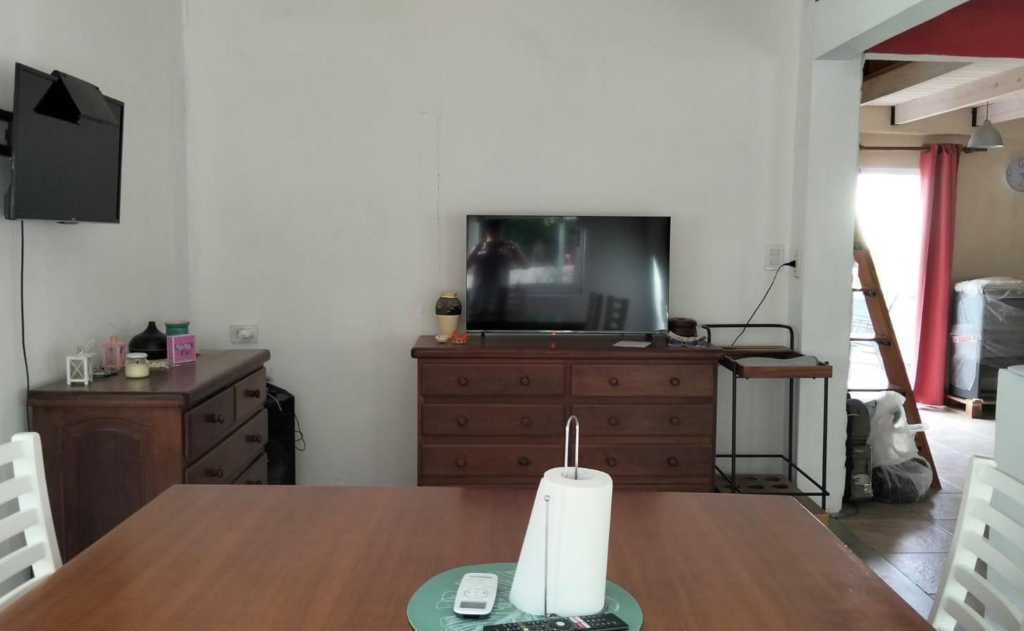 Foto de Casa 9 e 654 y 655 7 AMBIENTES CON PILETA EN SICARDI, LA PLATA, imagen 2