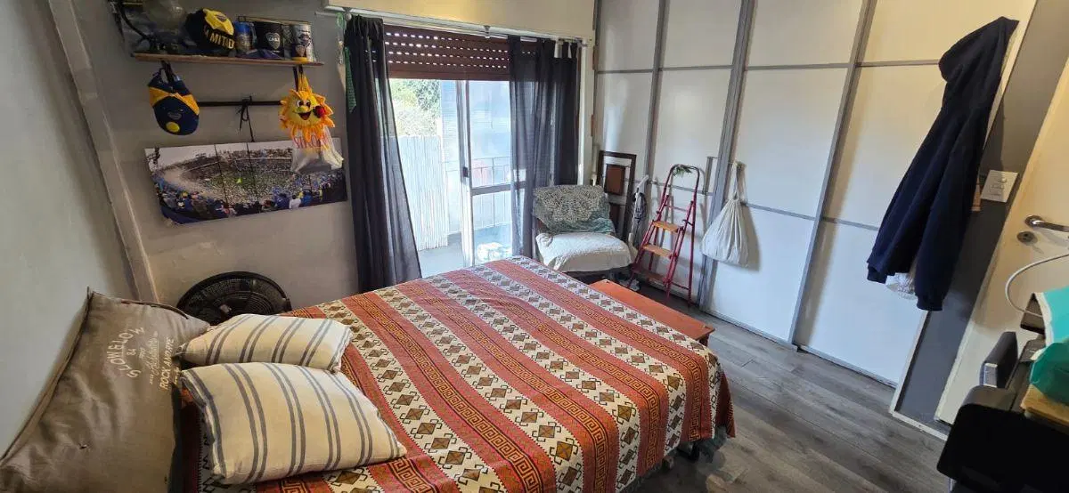 Venta 2 ambientes apto credito caseros tercero por escalera 3