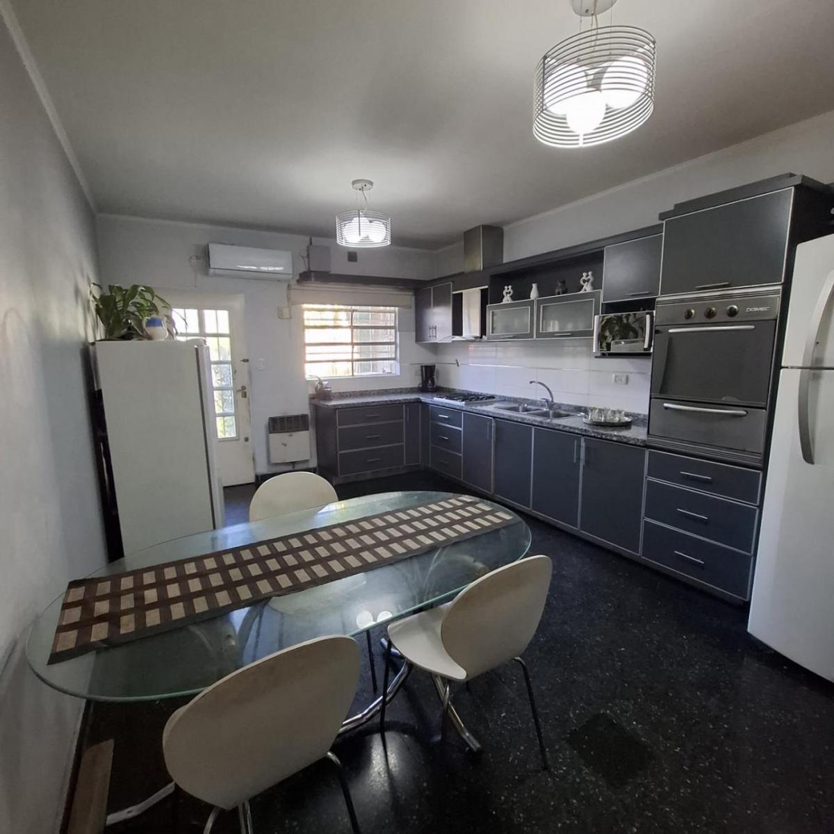 Chalet 4 Amb con Garage y Parque 5