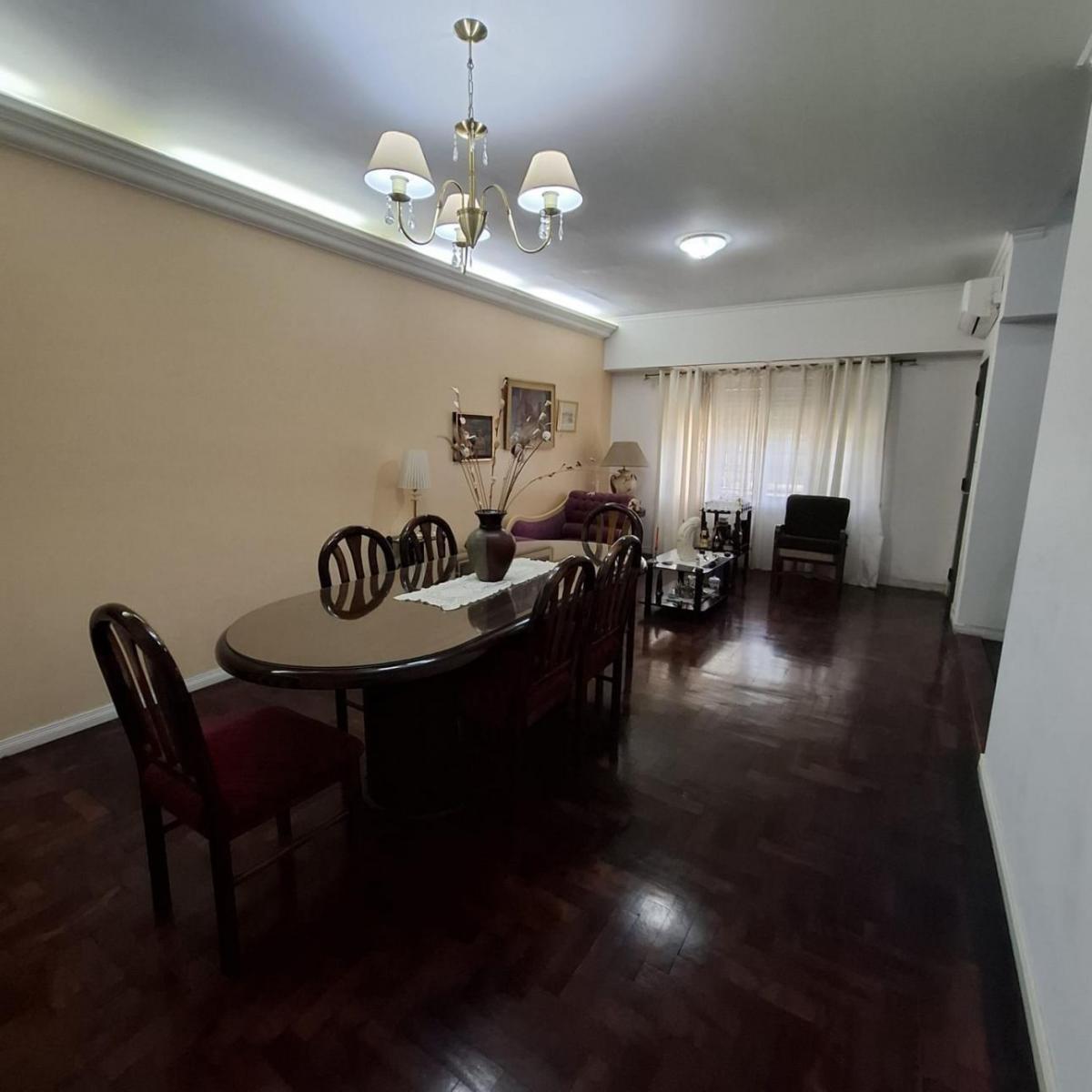 Chalet 4 Amb con Garage y Parque 1