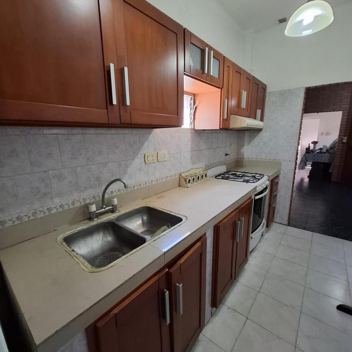 Dpto 3 Amb 1er Piso con Patio y Terraza 2