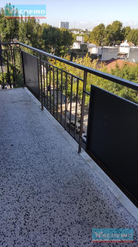 Foto de Departamento al frente con balcon! - Floresta, imagen 2