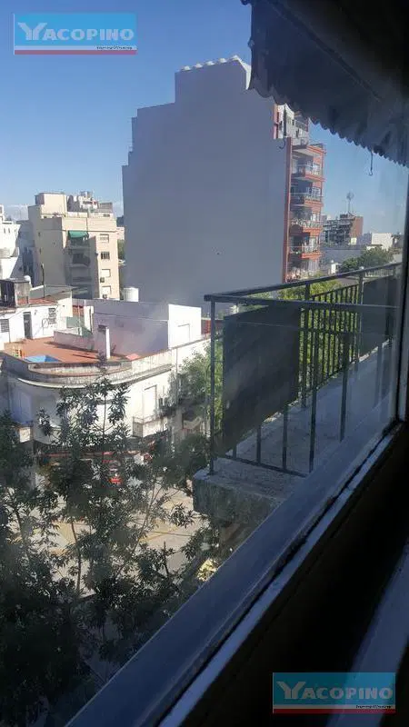 Departamento al frente con balcon! - Floresta 3