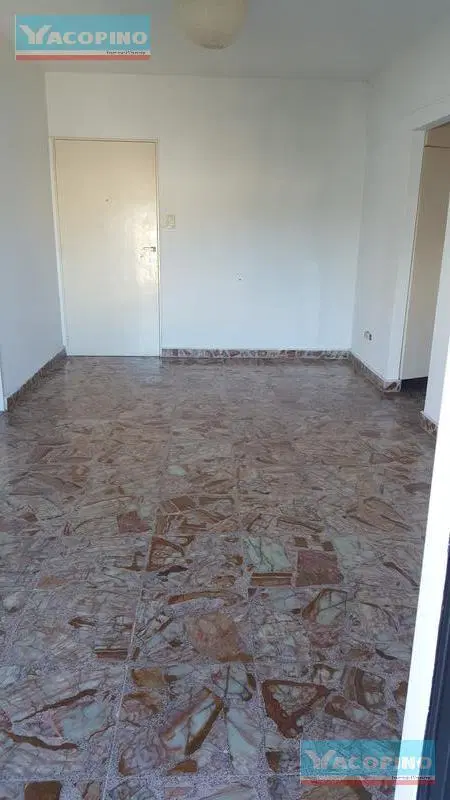 Departamento al frente con balcon! - Floresta 2